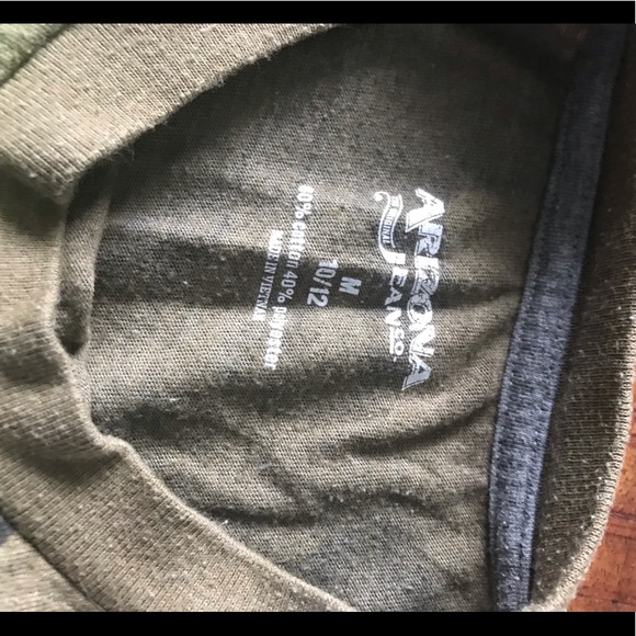 Boys tee M (10/12) - Picture 2 of 2